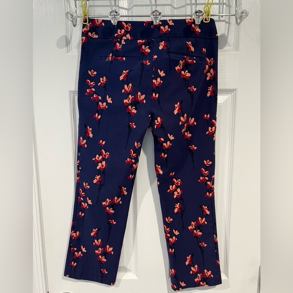Loft Navy Blue Pants with Flowers Size 0P - Picture 4 of 6